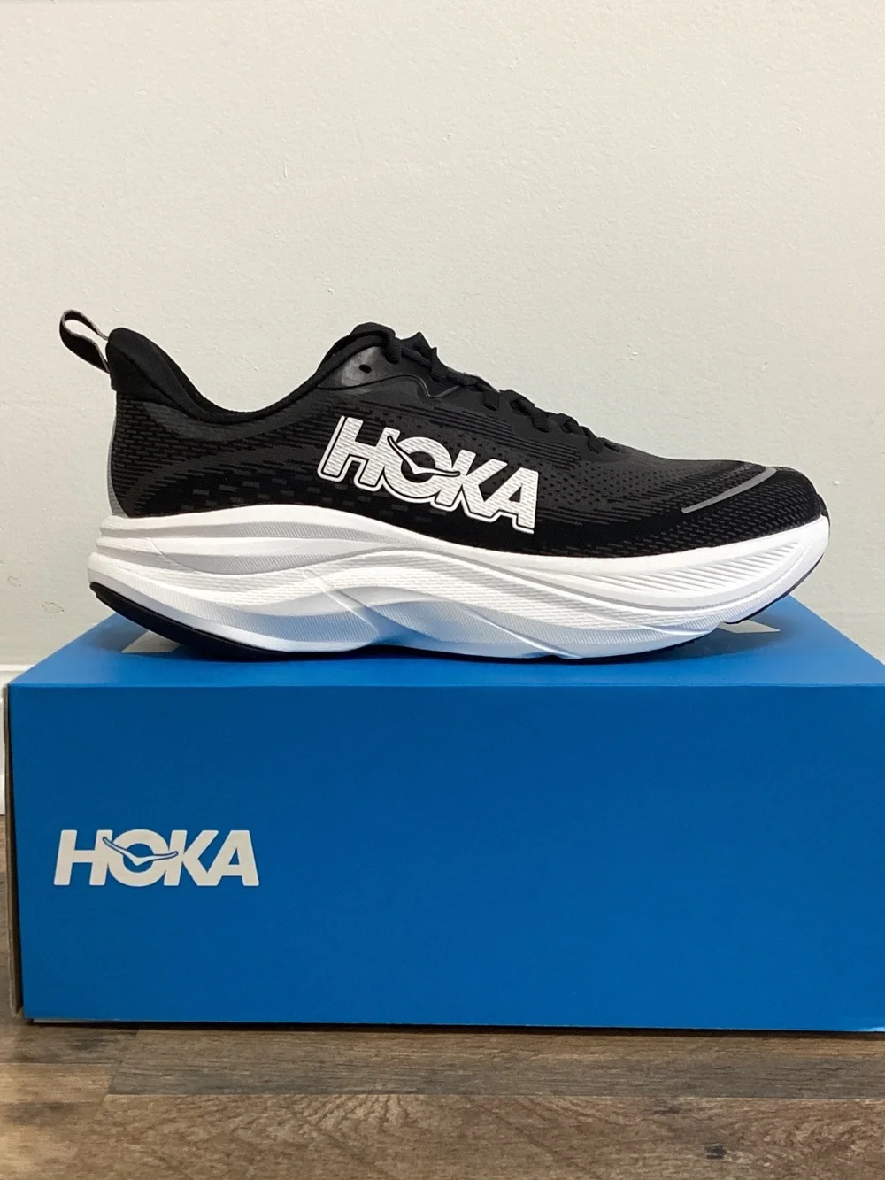 Men’s HOKA Skyflow - Picture 1 of 5